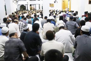Jama'ah memadati masjid