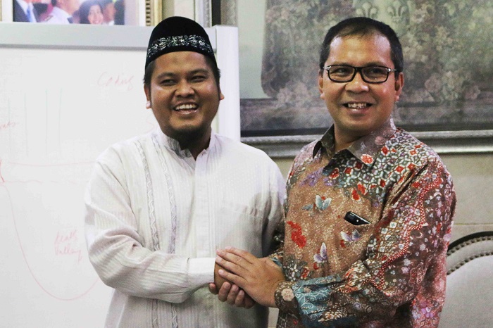 Ust. Harman Tajang bersama Bpk Ramdhan Pomanto