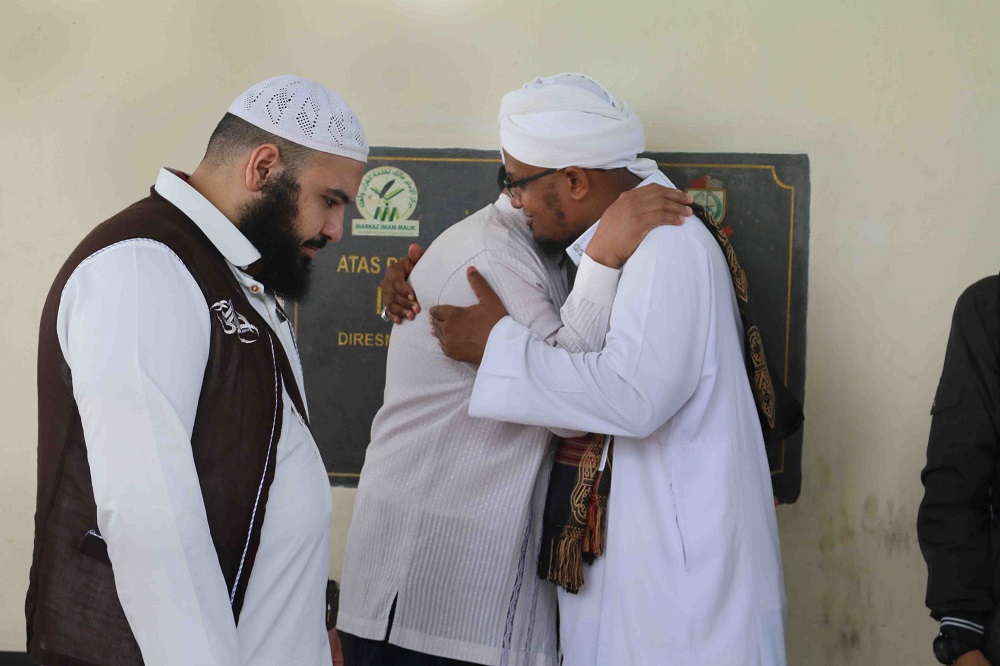 salah satu guru besar di Ar-Raayah berkunjungan di Markaz Imam Malik Syaikh Dr Taajuddin Al-Abbasi (10)