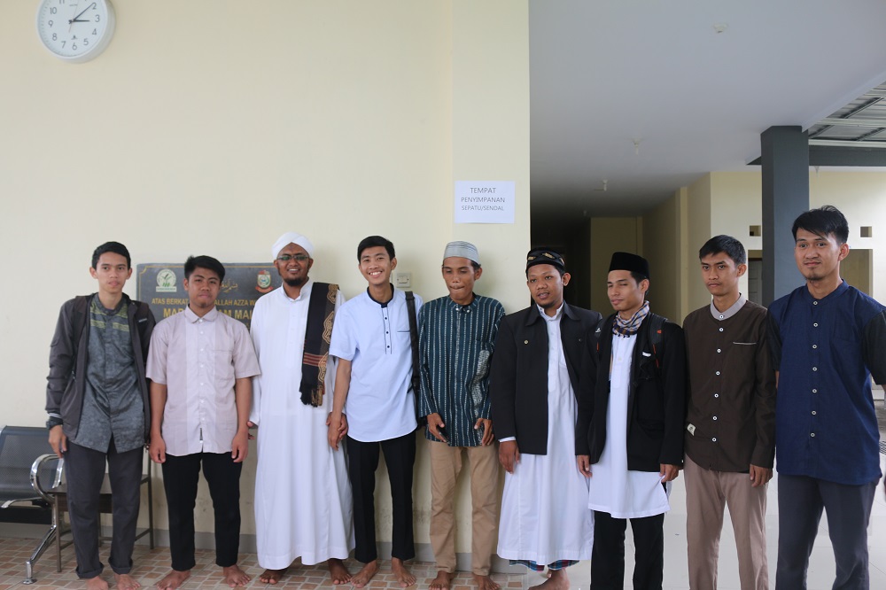 salah satu guru besar di Ar-Raayah berkunjungan di Markaz Imam Malik Syaikh Dr Taajuddin Al-Abbasi (8)