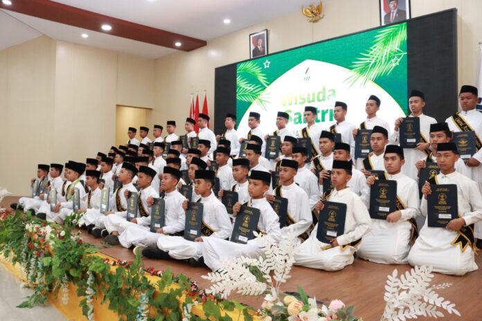 Wisuda MIM
