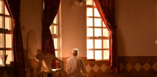 Di masjid